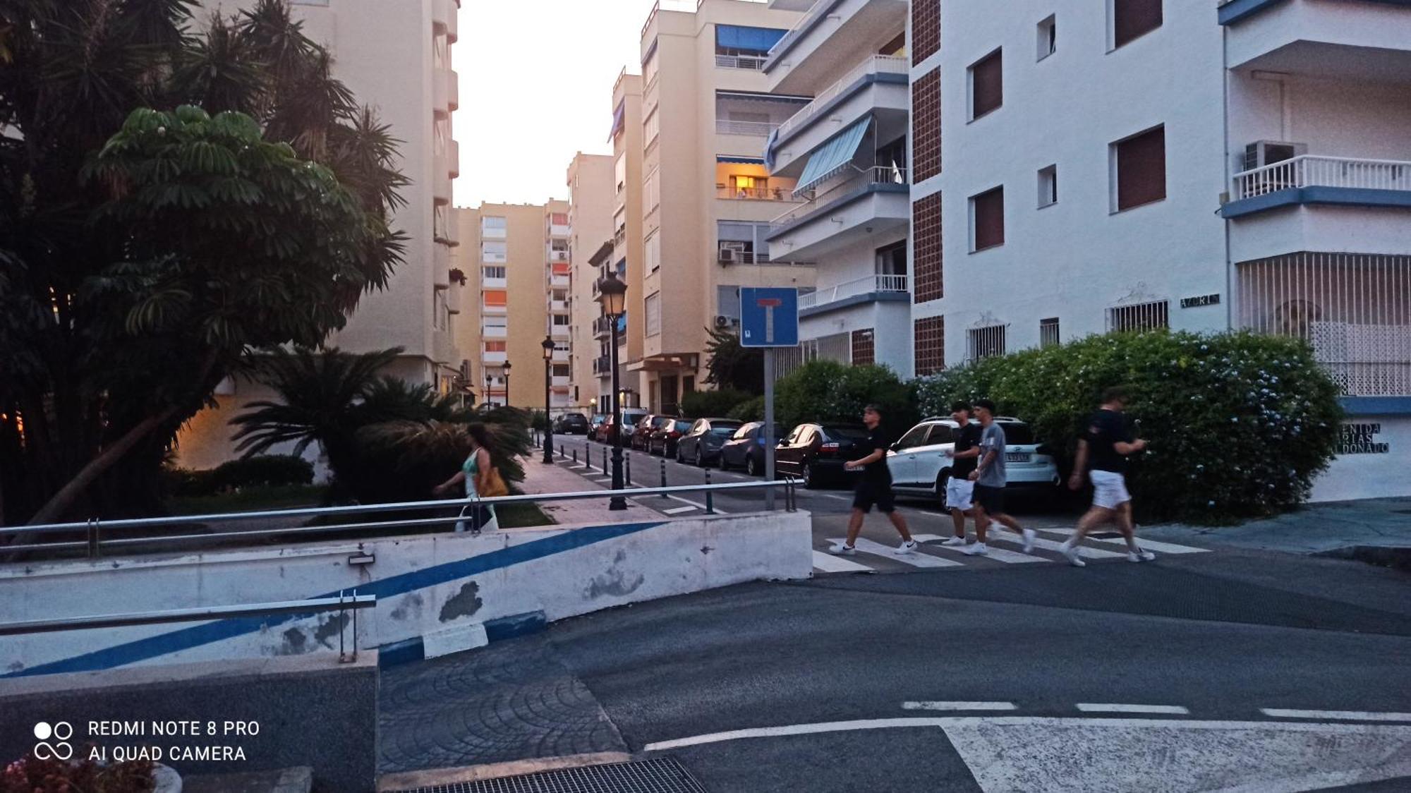 Апартаменты Bambino Playa Марбелья Экстерьер фото